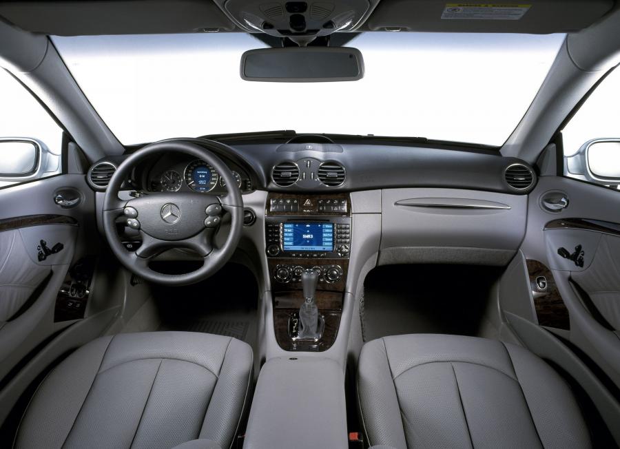  Mercedes-Benz CLK-Class 2006 года  (фото 23 из 33)
